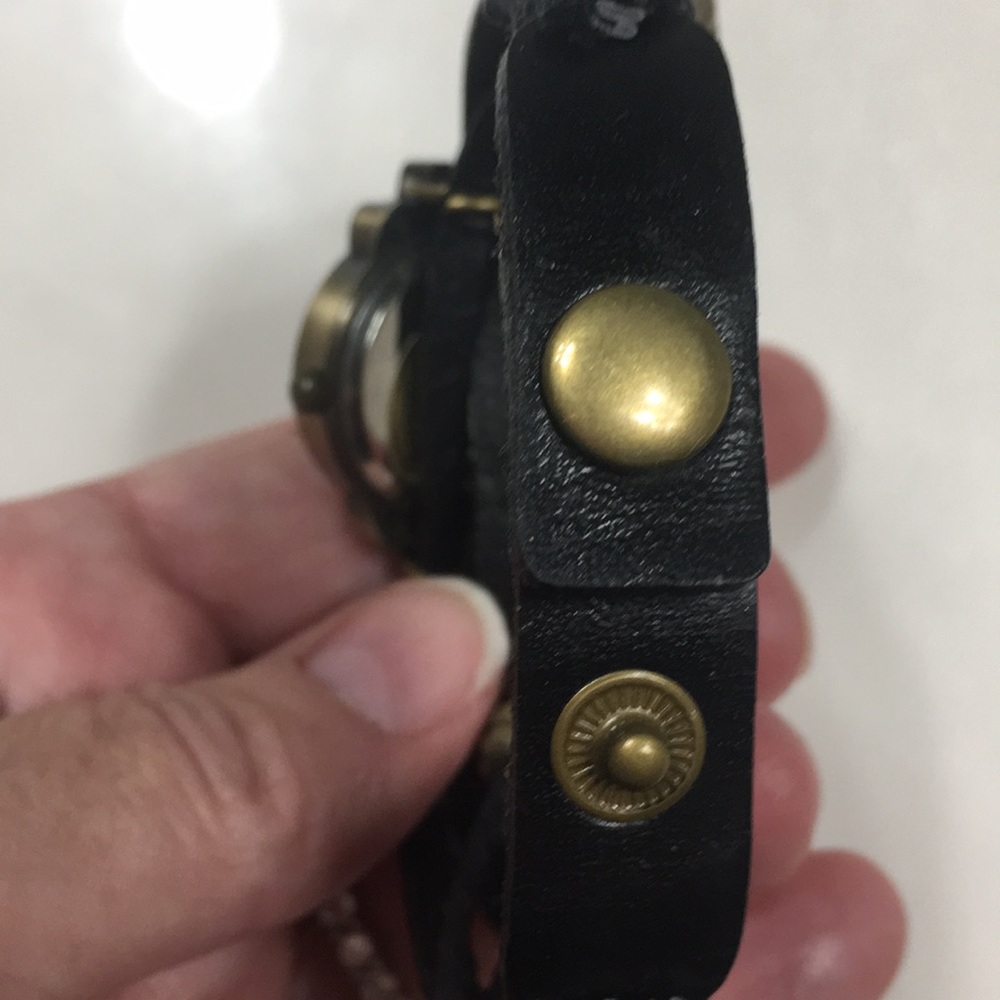 Watch - Picture 2 of 4